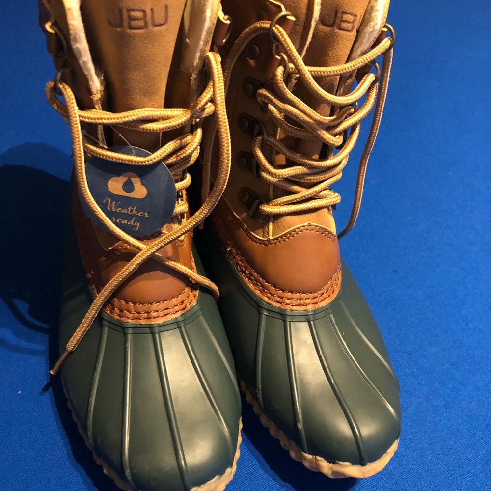 Women’s Boot - Picture 2 of 6